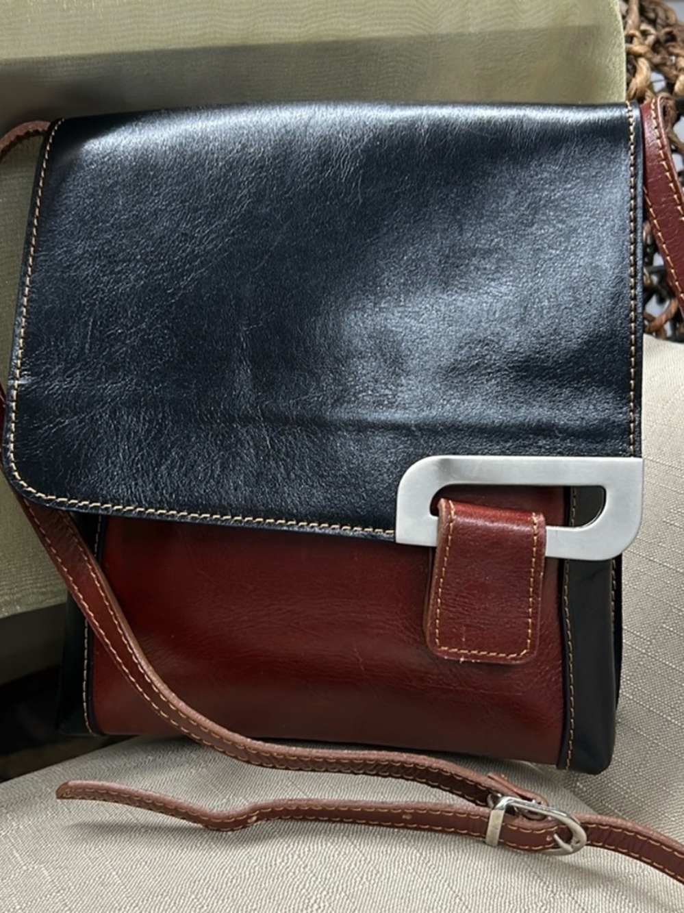 Vera Pelle Black and Brown  Leather Crossbody Bag